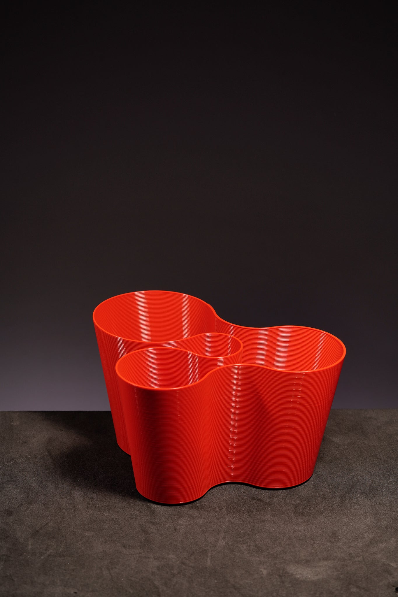 Coral Crest Stand Red