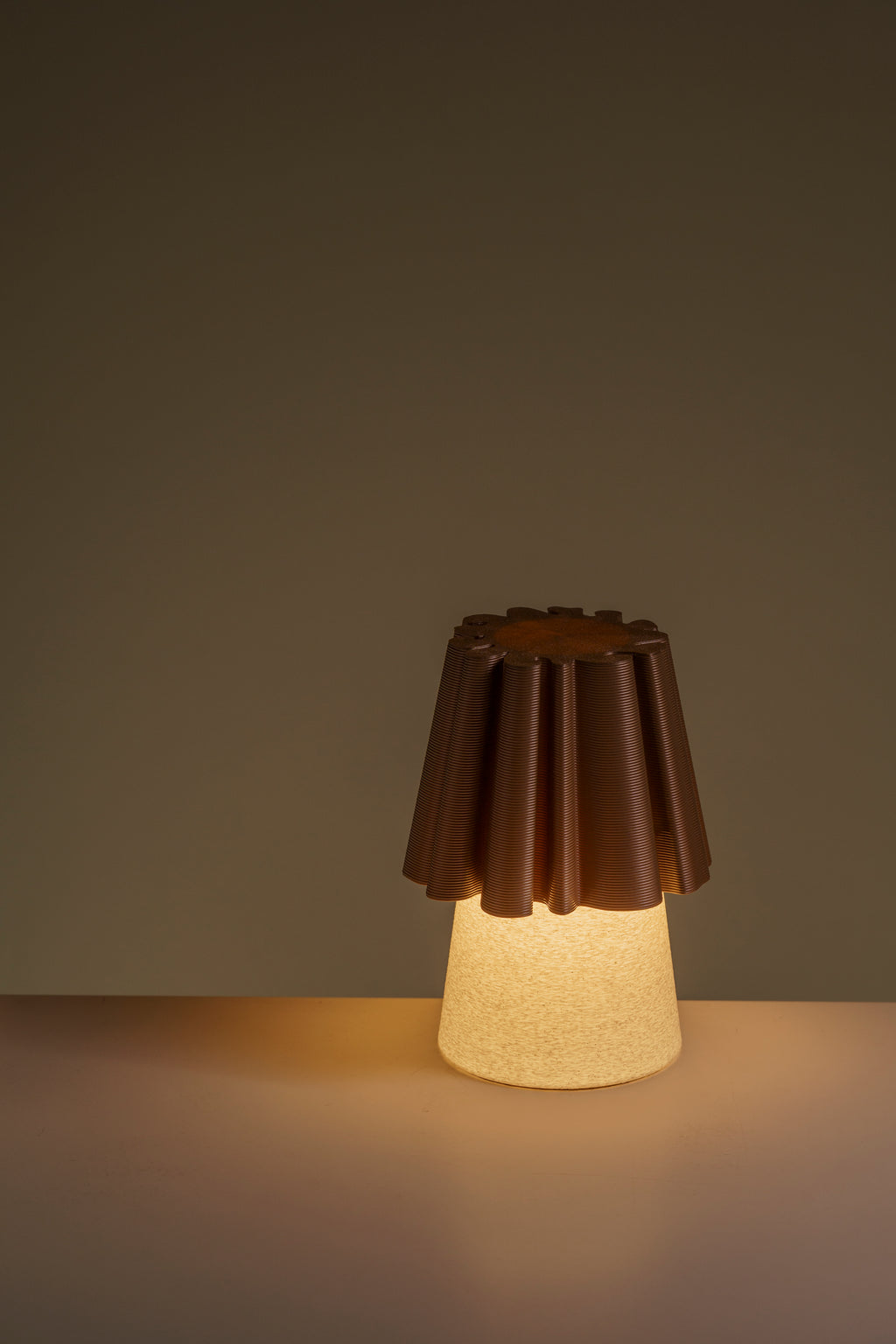 Ruffle Lamp
