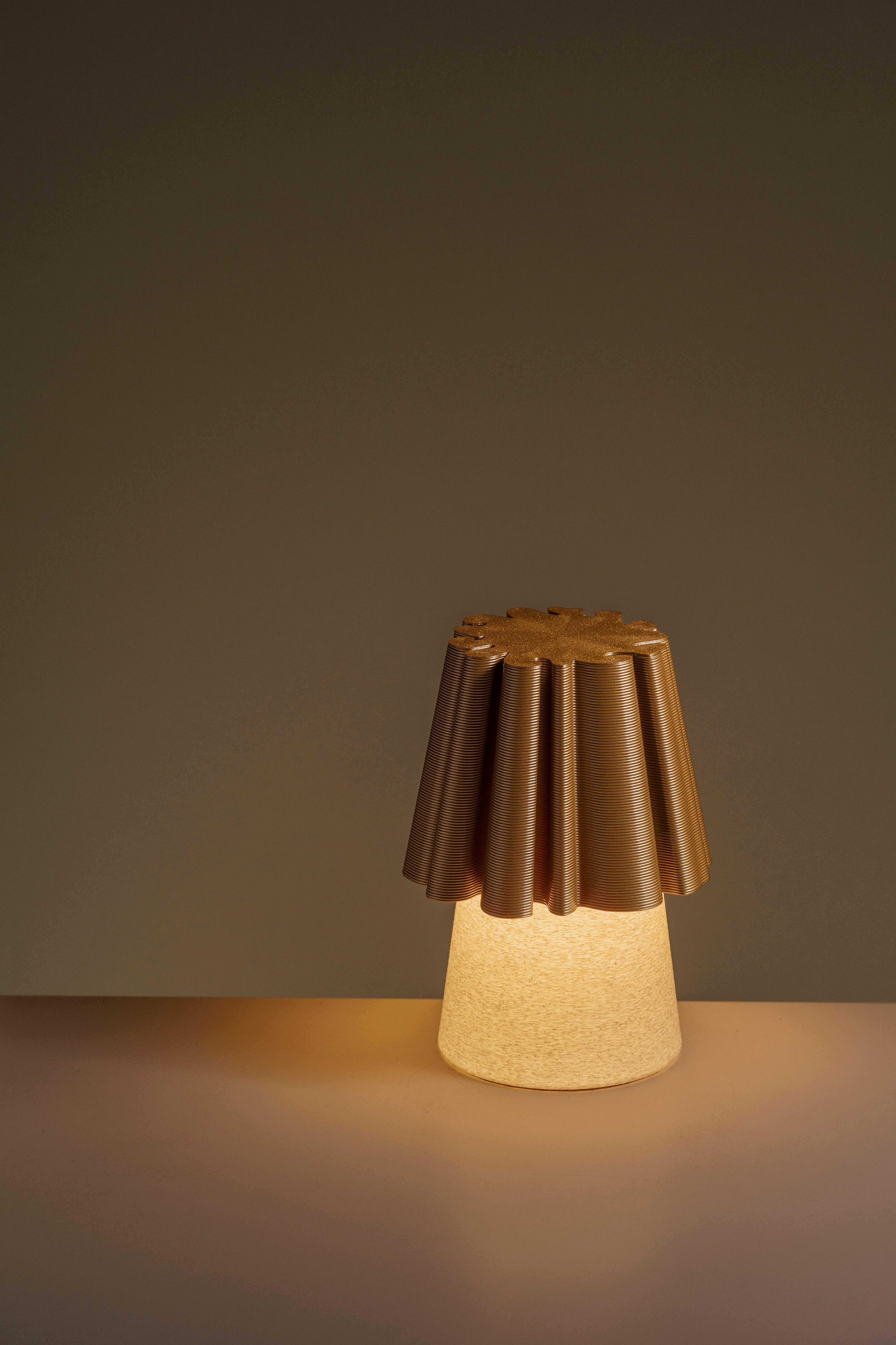 Ruffle Lamp