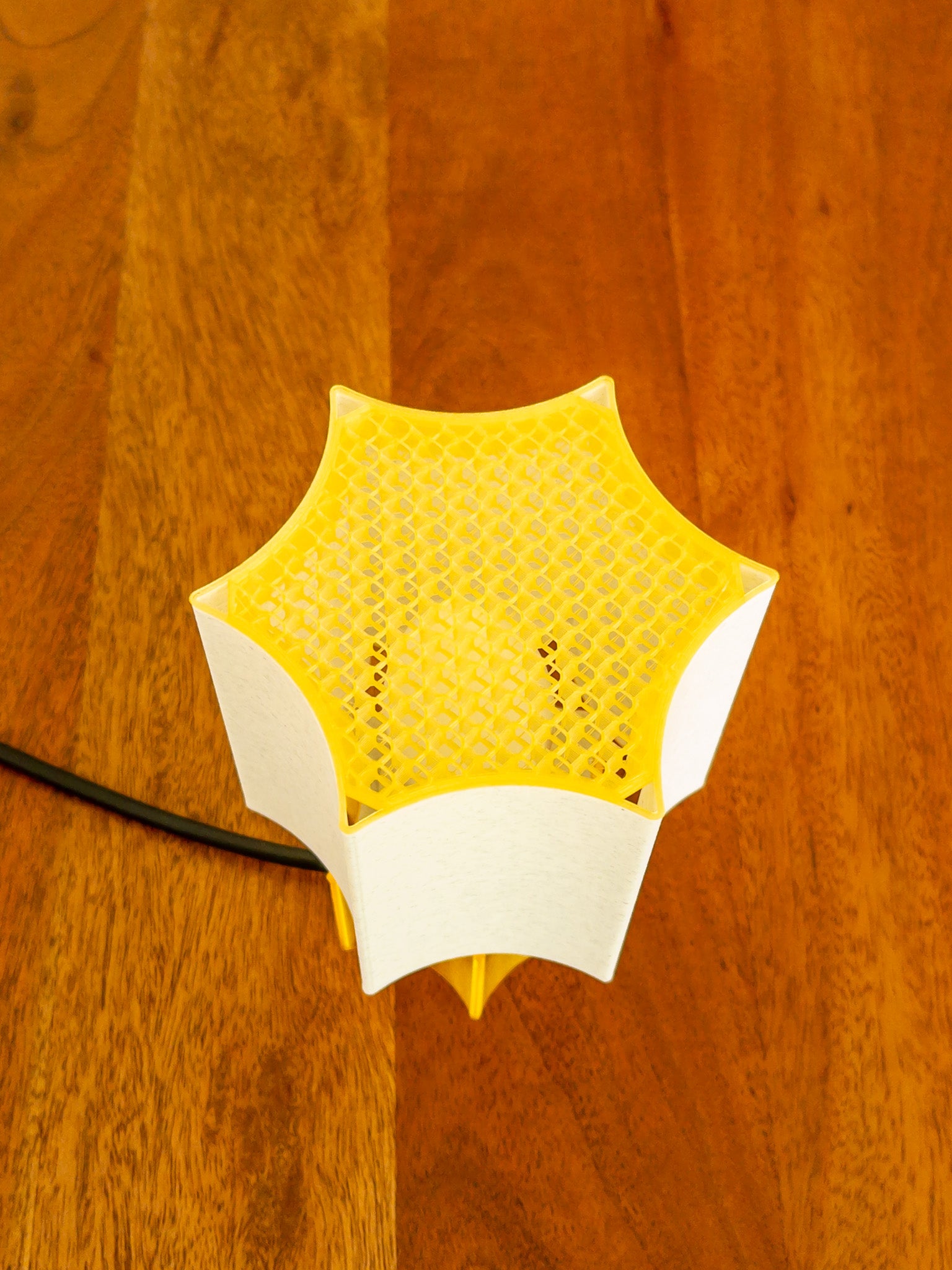 Clear Star coral Lamp Yellow